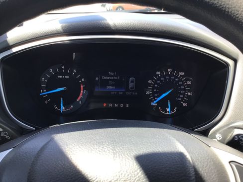Used 2015 Ford Fusion SE FWD image 14