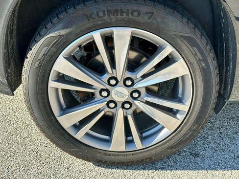 Used 2023 Cadillac XT6 Premium Luxury w/ Technology Package AWD/4WD image 6