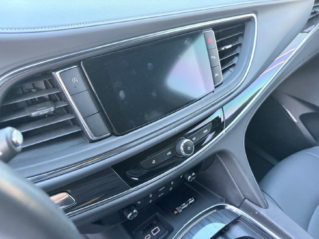 Used 2023 Buick Enclave Essence FWD image 8