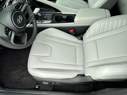 New 2026 Hyundai Elantra Limited FWD image 15