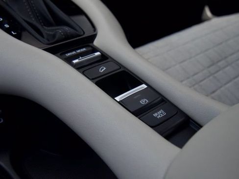 Used 2024 Honda HR-V LX image 20