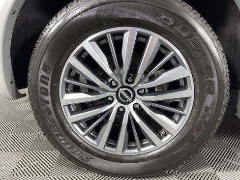 Used 2024 Nissan Armada SL image 12