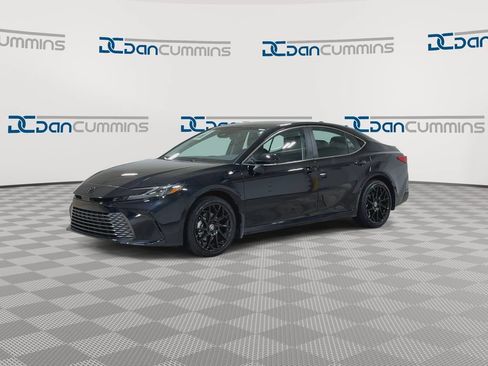Used 2026 Toyota Camry XLE AWD/4WD image 4