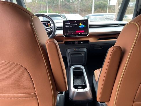 New 2025 Volkswagen ID. Buzz Pro S image 13