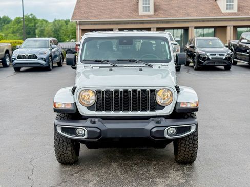 Used 2025 Jeep Gladiator Sport AWD/4WD image 5