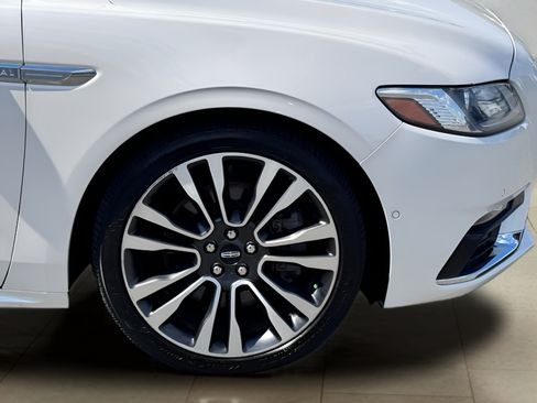 Used 2019 Lincoln Continental Reserve FWD image 45