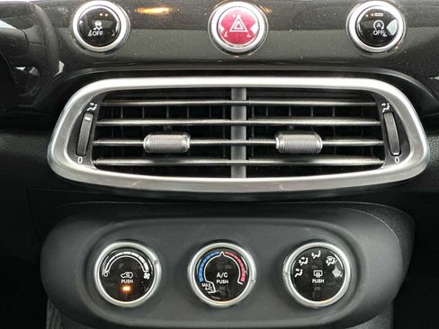 Used 2019 FIAT 500X Trekking w/ Premium Group image 17