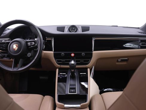 Used 2026 Porsche Macan AWD/4WD image 19
