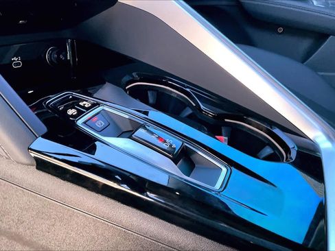 Used 2025 Audi Q5 Premium w/ Convenience Package image 15