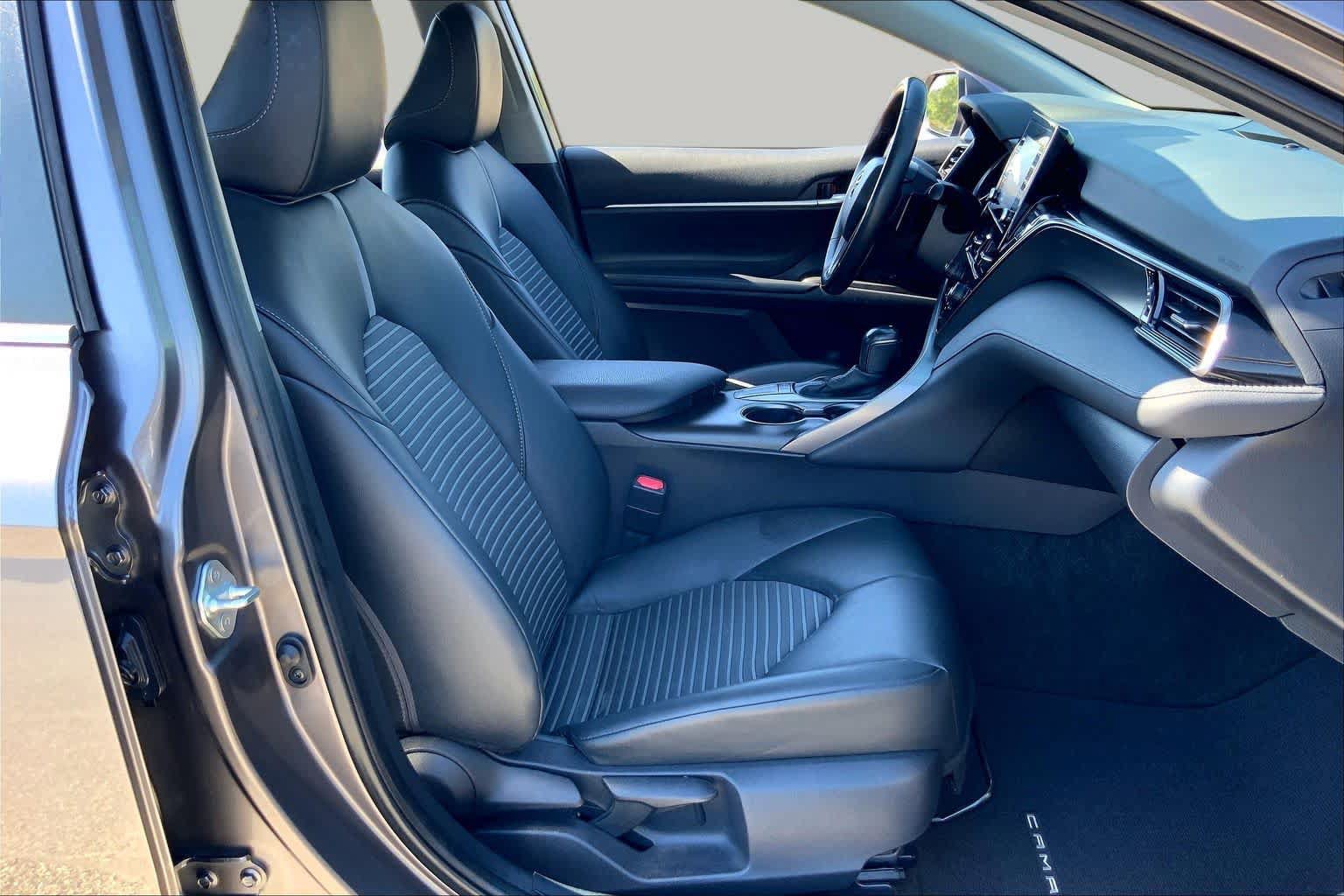 Used 2023 Toyota Camry SE w/ Convenience Package FWD image 9