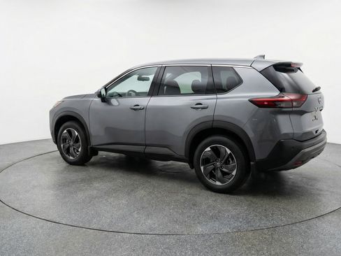 Used 2025 Nissan Rogue SV FWD image 6