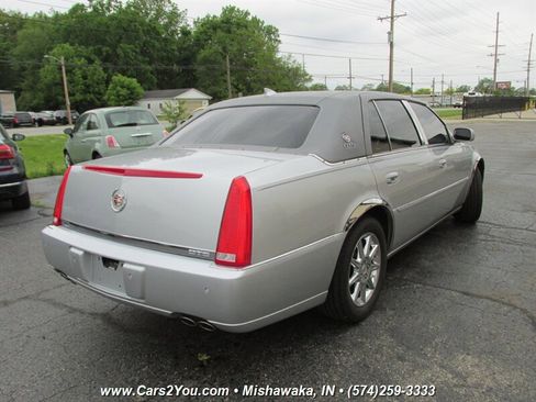 Used 2010 Cadillac DTS Luxury image 6
