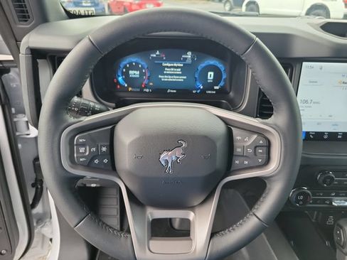 Used 2026 Ford Bronco Badlands AWD/4WD image 15