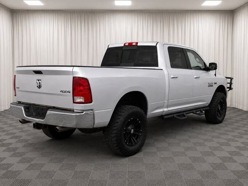Used 2018 RAM 2500 SLT AWD/4WD image 3