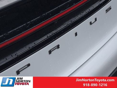 Used 2025 Toyota Prius LE FWD image 11