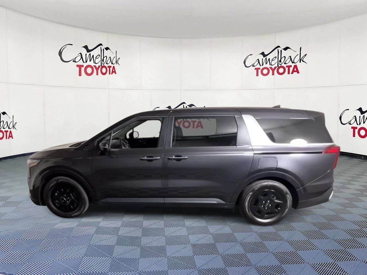 Used 2026 Kia Carnival FWD image 7