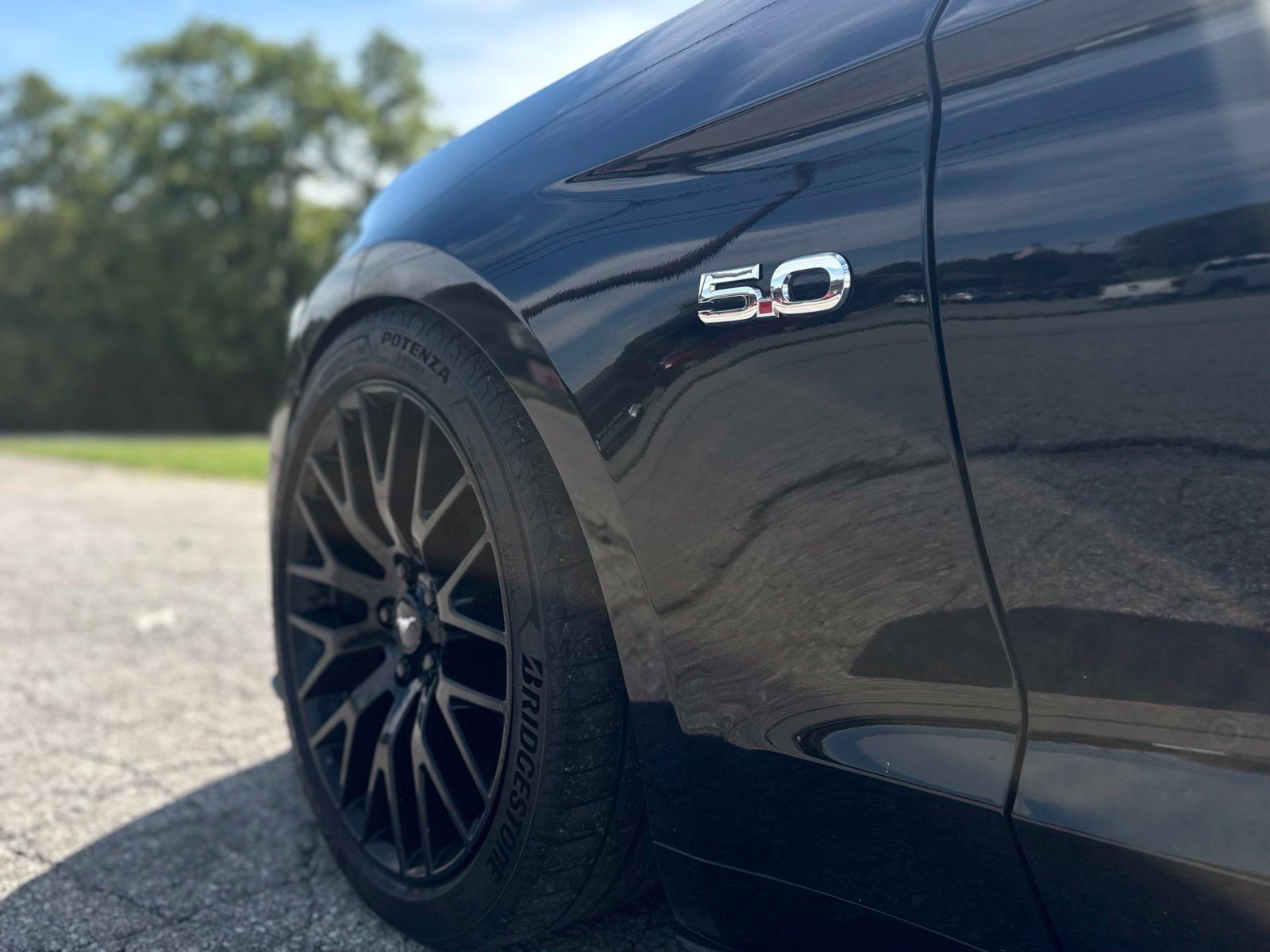 Used 2017 Ford Mustang GT w/ GT Performance Package RWD image 32