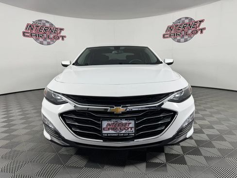 Used 2022 Chevrolet Malibu LT image 2