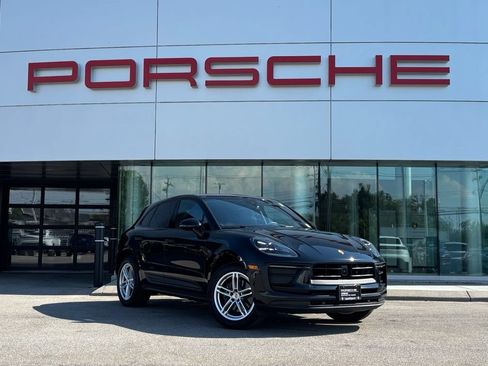 Certified 2026 Porsche Macan AWD/4WD image 19