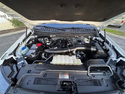 Certified 2025 Ford Expedition Platinum image 31