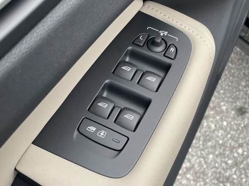 New 2026 Volvo XC60 B5 Core w/ Climate Package image 6