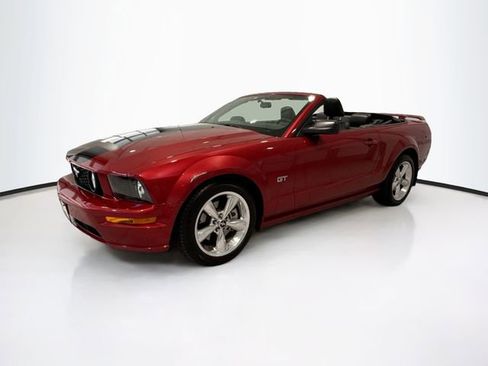 Used 2006 Ford Mustang GT image 3