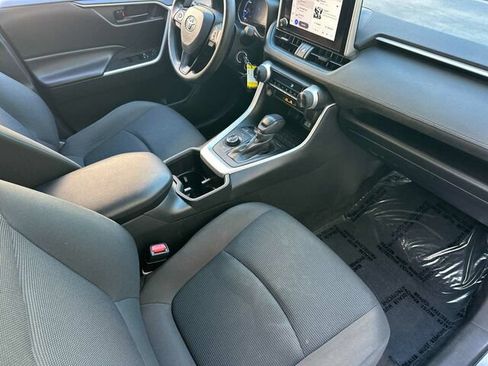 Used 2023 Toyota RAV4 LE AWD/4WD image 19