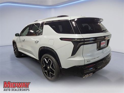 New 2026 Chevrolet Traverse High Country image 3