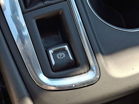 Used 2023 Chevrolet Equinox LS w/ LS Convenience Package image 25