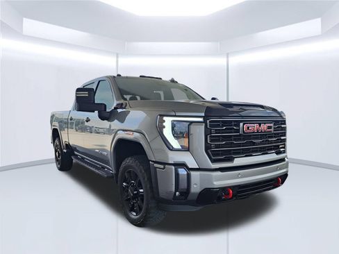 Used 2024 GMC Sierra 2500 AT4 w/ AT4 Premium Plus Package AWD/4WD image 4