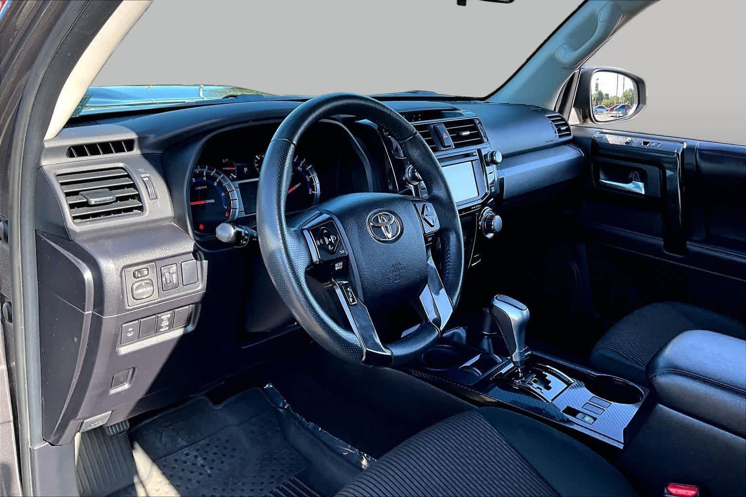 Used 2018 Toyota 4Runner TRD Off-Road w/ Convenience Package AWD/4WD image 17