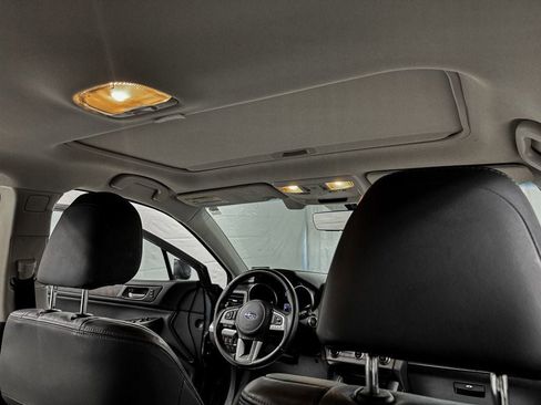 Used 2017 Subaru Outback 2.5i Limited image 12