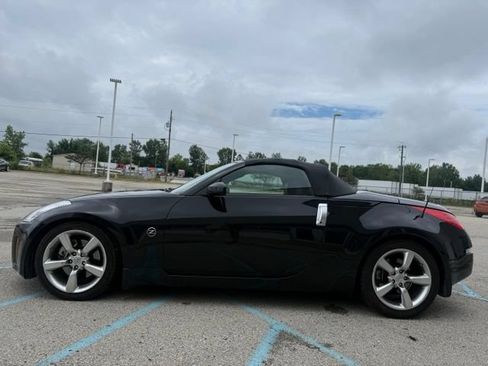 Used 2006 Nissan 350Z Touring RWD image 3