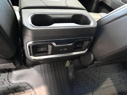 Used 2022 GMC Sierra 1500 SLT w/ SLT Convenience Package image 25