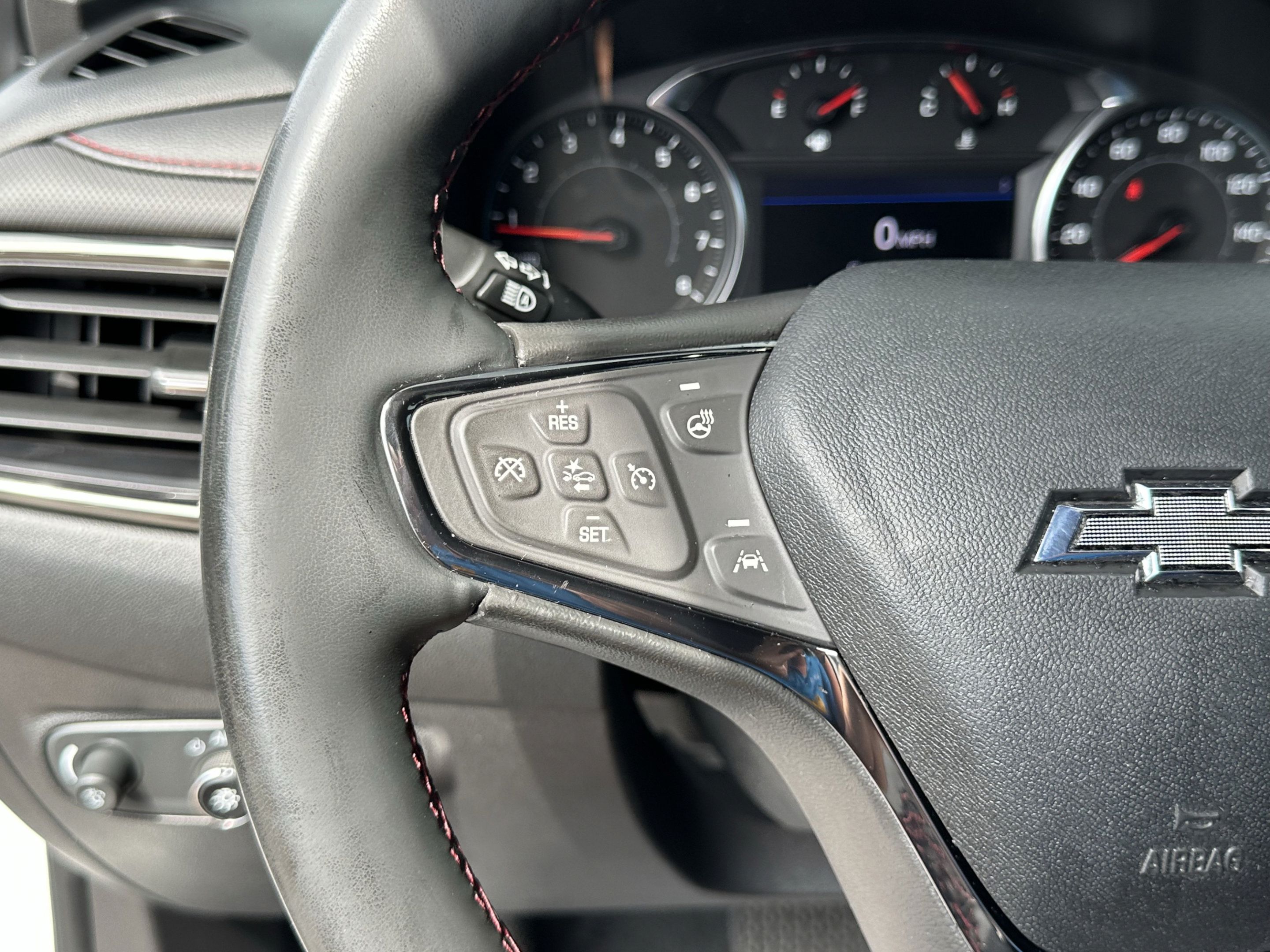 Used 2023 Chevrolet Equinox RS w/ RS Leather Package FWD image 32
