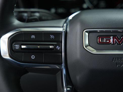 Used 2025 GMC Terrain Elevation image 29