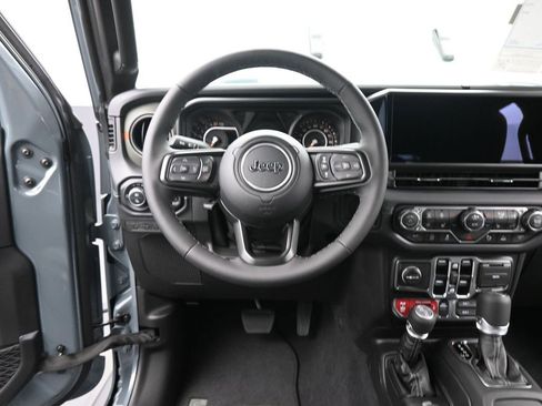 New 2025 Jeep Gladiator Mojave w/ Safety Group image 27