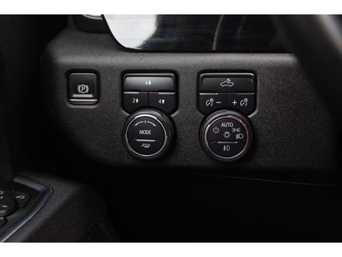 Used 2025 Chevrolet Silverado 2500 LT w/ Convenience Package AWD/4WD image 26