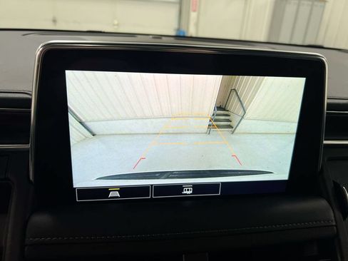 Used 2021 Chevrolet Suburban LT AWD/4WD image 15