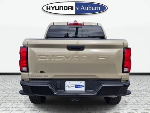 Used 2023 Chevrolet Colorado Z71 w/ Z71 Convenience Package 2 AWD/4WD image 8
