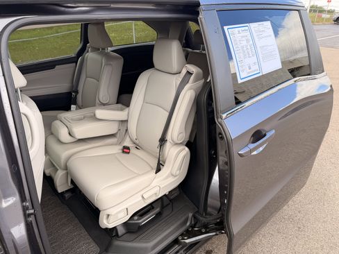 Used 2026 Honda Odyssey EX-L image 12