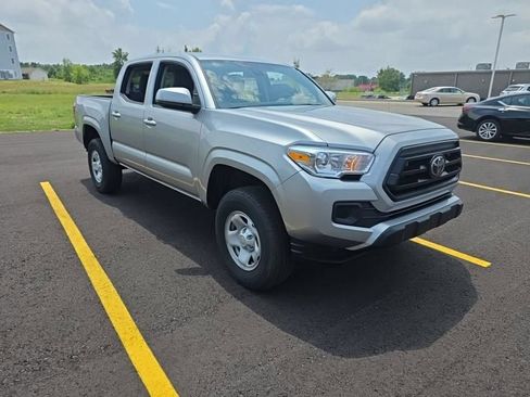 Used 2023 Toyota Tacoma SR AWD/4WD image 3