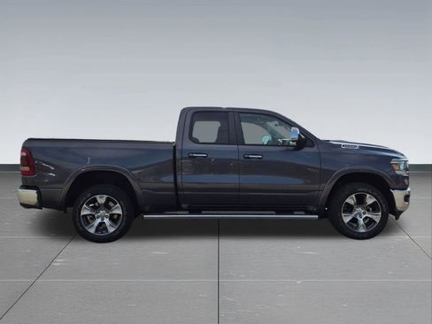 Used 2019 RAM 1500 Laramie AWD/4WD image 9
