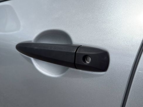 Used 2024 Nissan Rogue S AWD/4WD image 6