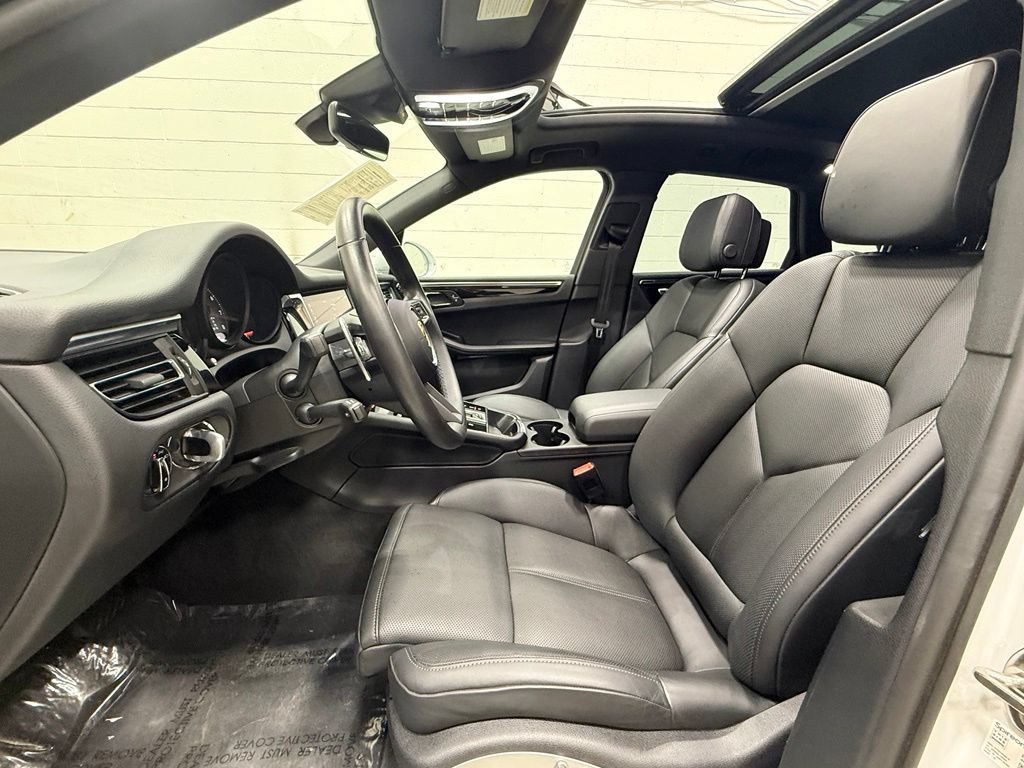 Used 2024 Porsche Macan S AWD/4WD image 35