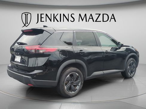 Used 2025 Nissan Rogue SV FWD image 7