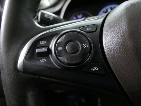 Used 2017 Buick LaCrosse Preferred image 21