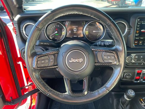 Used 2022 Jeep Wrangler Unlimited Sahara w/ Cold Weather Group image 25