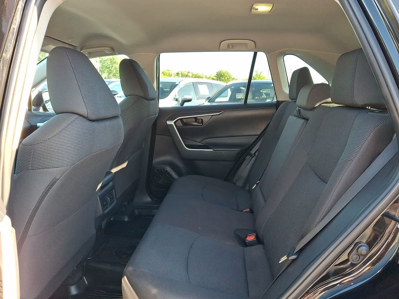 Used 2023 Toyota RAV4 LE AWD/4WD image 12