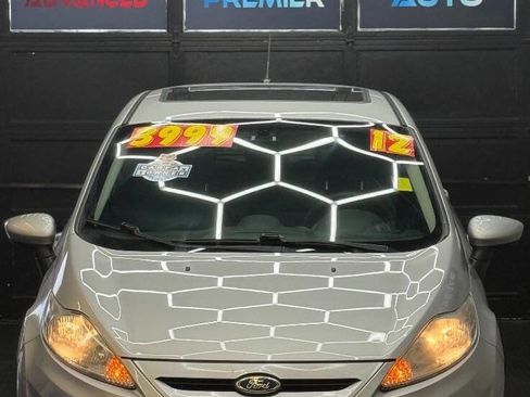 Used 2012 Ford Fiesta SE image 7